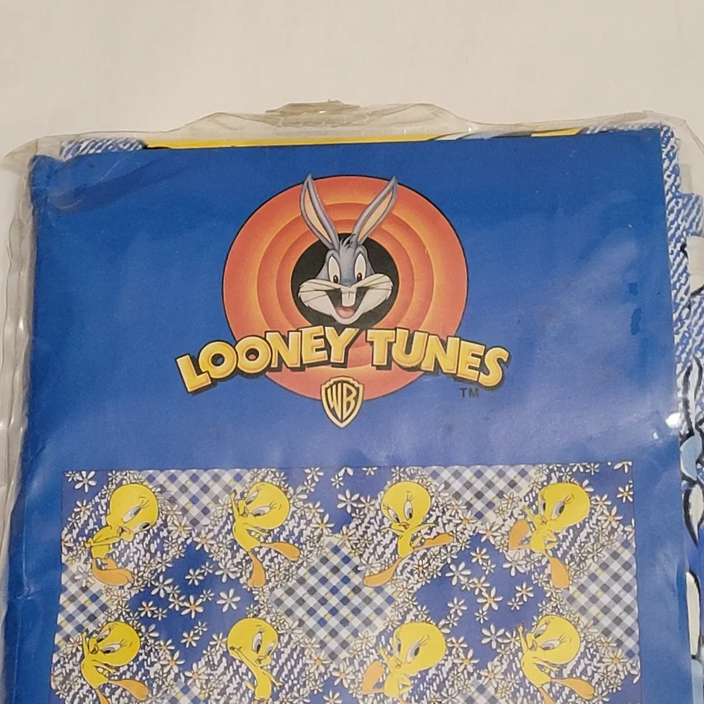 Vintage NIP 1998 Warner Brothers Looney Tunes Tweety Bird Vinyl Shower Curtain